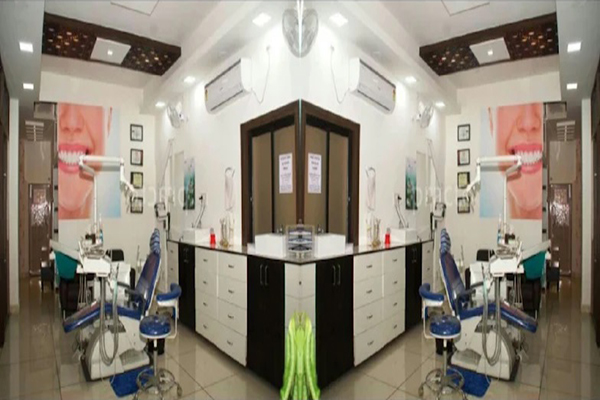 Experienced dentists at Bhartia Dental Clinic
